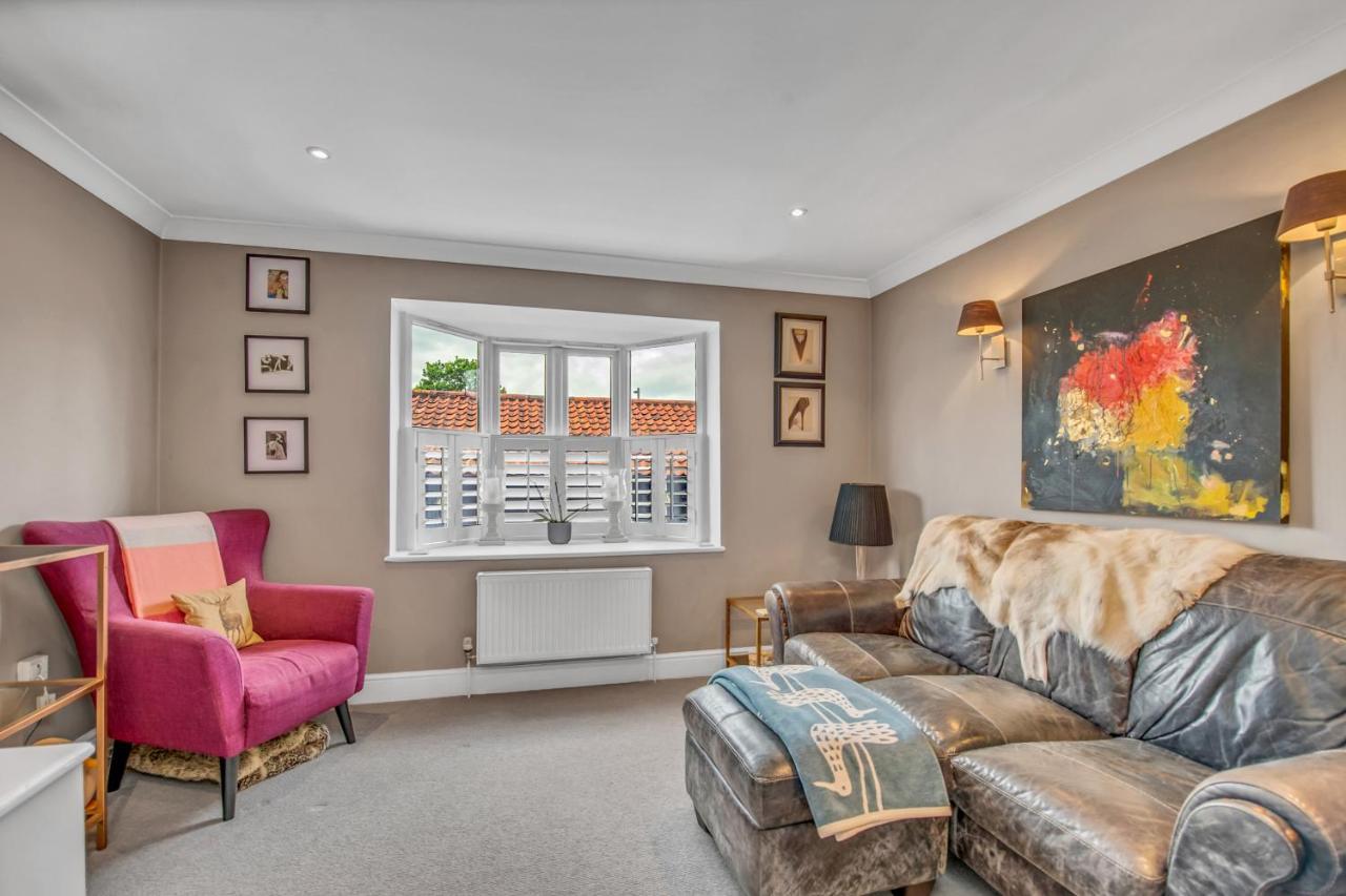 Stylish 3 Bedroom Townhouse For 5 Guests, Set In The Medieval Grid With Off Street Parking Bury St. Edmunds Exterior foto