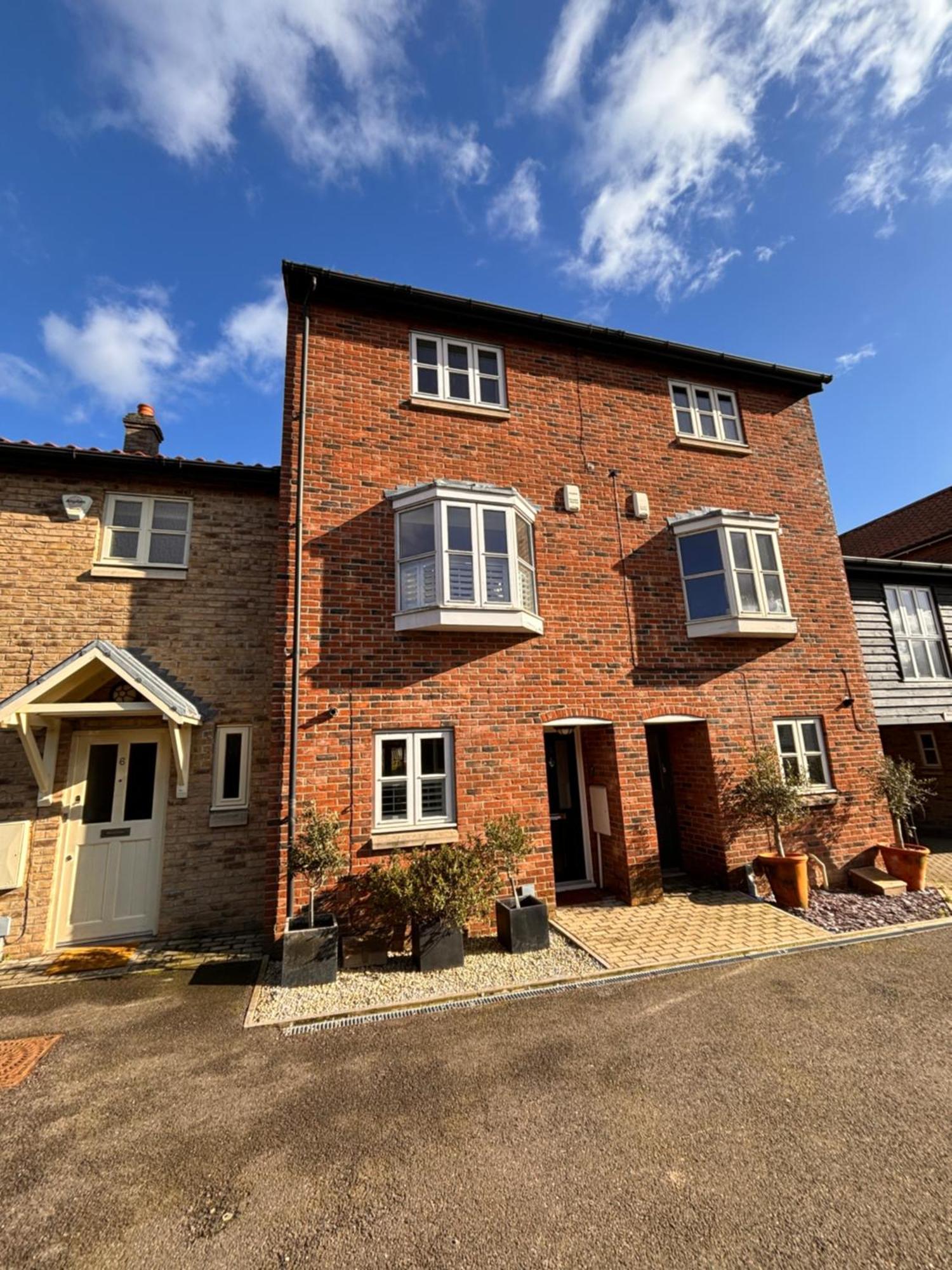 Stylish 3 Bedroom Townhouse For 5 Guests, Set In The Medieval Grid With Off Street Parking Bury St. Edmunds Exterior foto